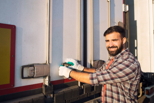DaTerra Distribuidora abre vaga para Motorista em Cariacica com benefícios
