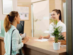 Empresa abre oportunidade para o cargo de Recepcionista Atendente