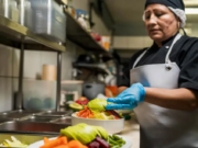 Delivery em Vitória Abre Vaga para Cozinheira — Salário de R$ 2.800,00