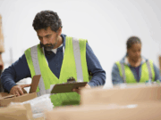 Distribuidora de Peças Automotivas abre vaga para Almoxarife em Cariacica