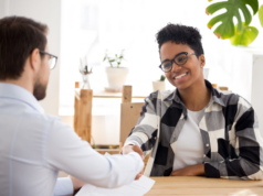 Como passar em entrevista de emprego em 2026: 10 dicas que realmente funcionam